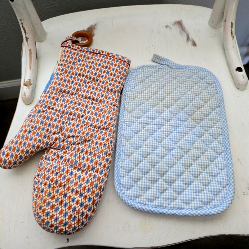 Vintage Mushroom Oven Mitt and Pot Holder Set - Picture 2 of 6